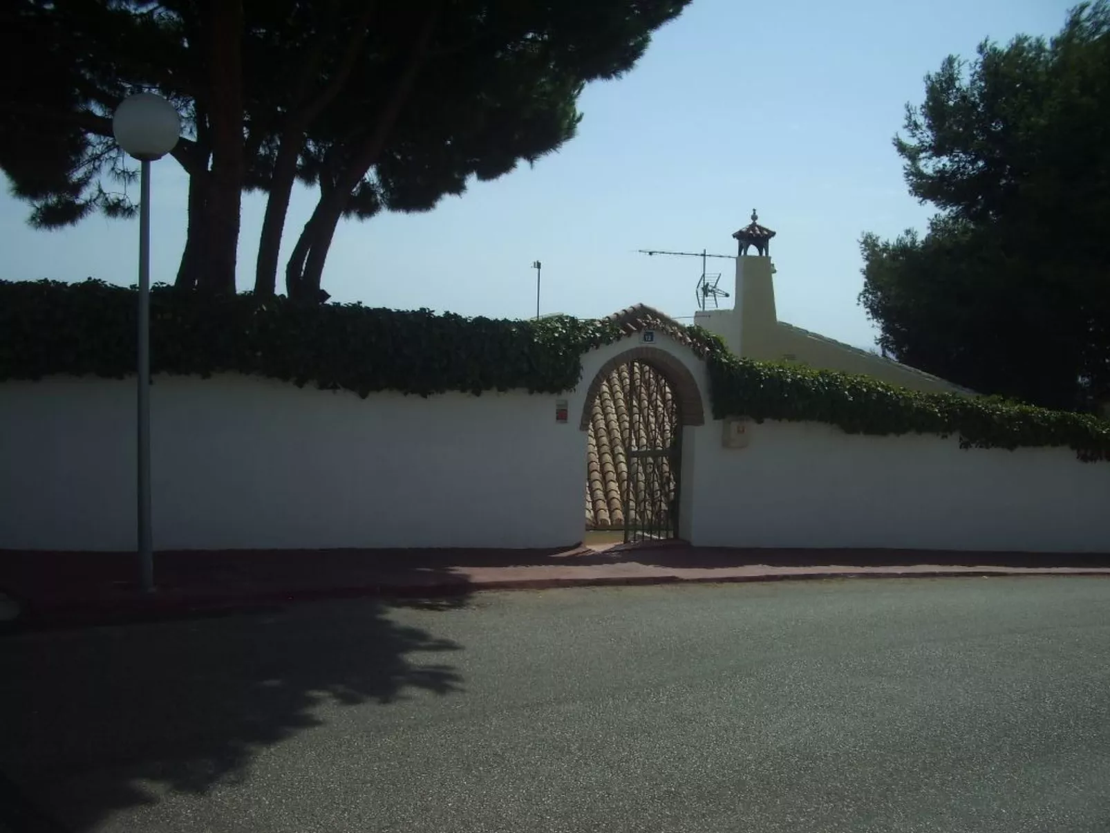 Gemütliches Ferienhäuschen mit privatem Pool-Buiten