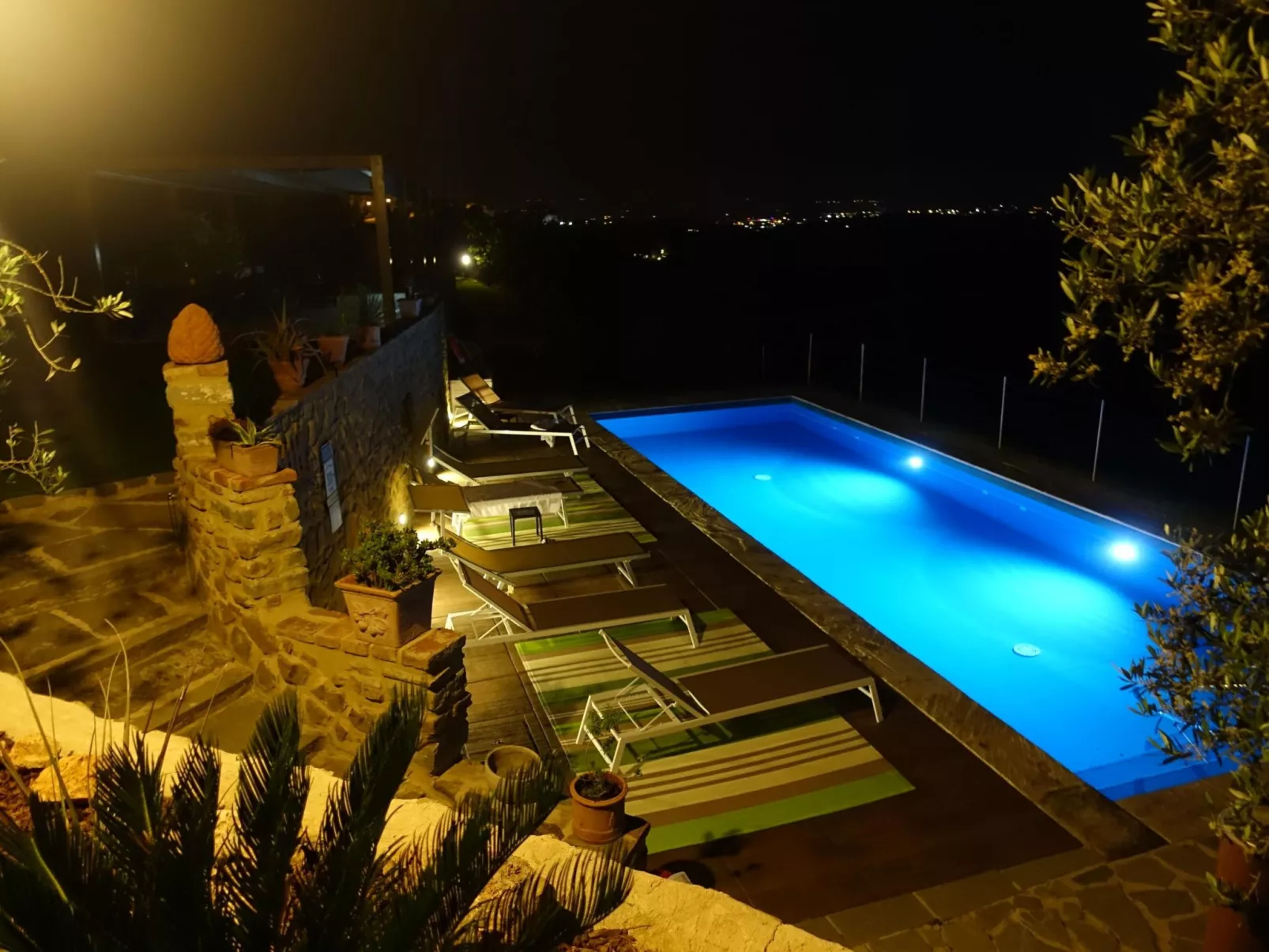 Exklusive Villa mit Pool für 8 Personen-Binnen