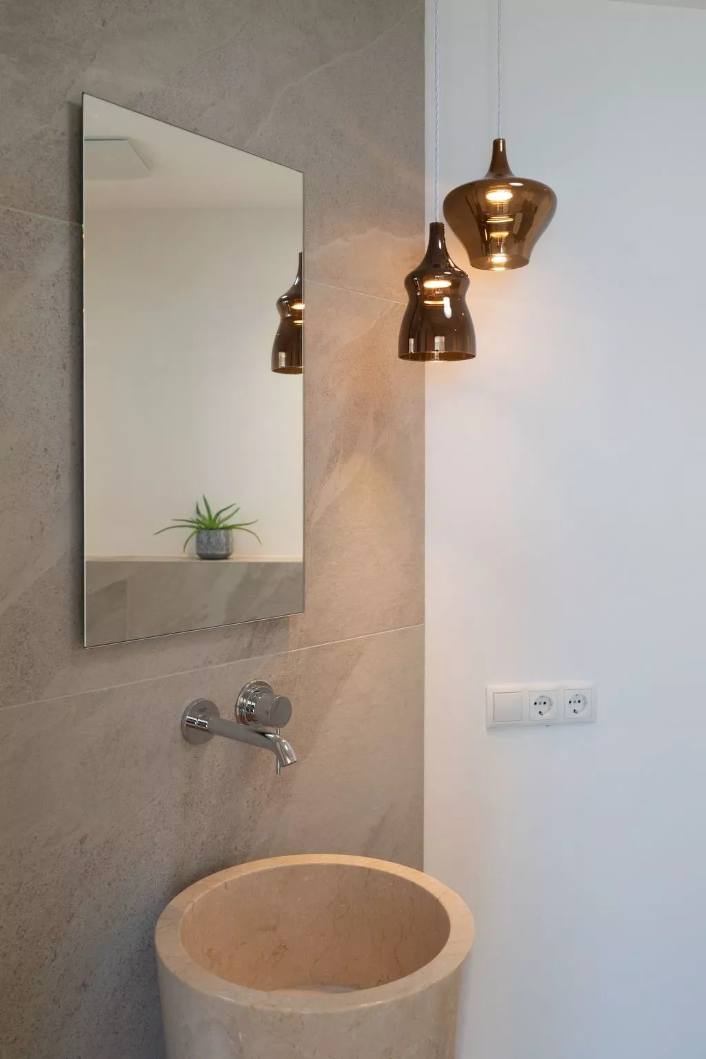 Alleinstehende Villa mit Pool und Traumaussicht-Binnen