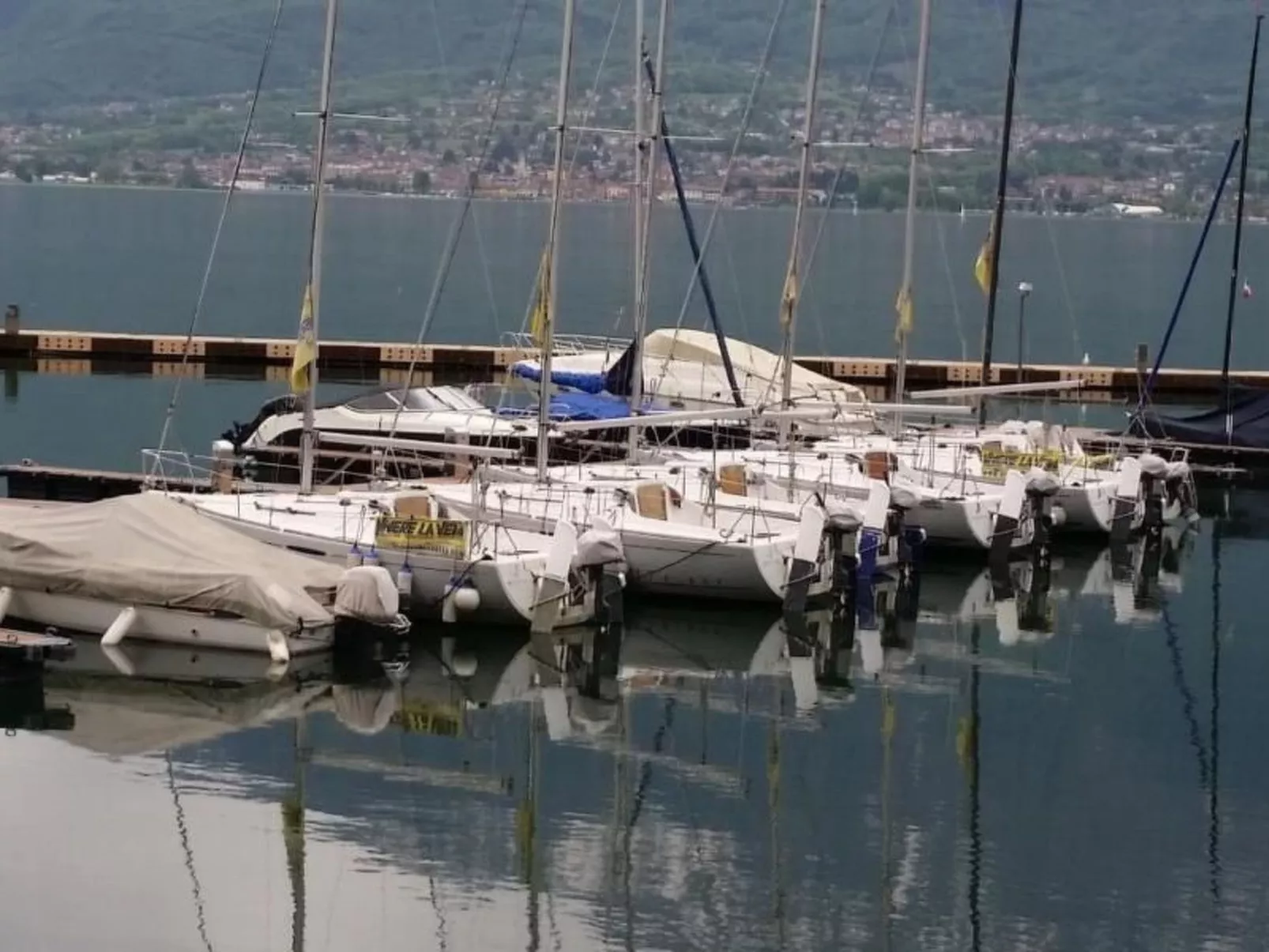 Domaso Surfview - schönes Ferienhaus-Buiten