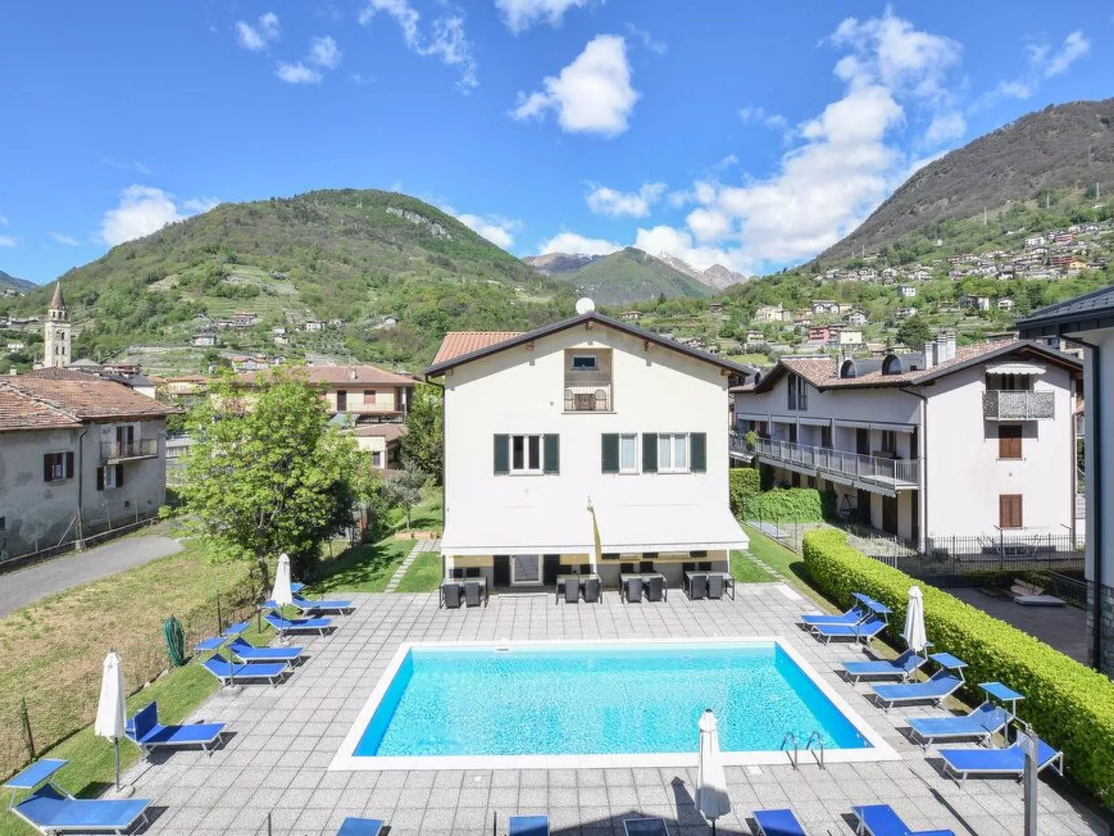 Wohnung in Domaso mit privatem Parkplatz-Buiten