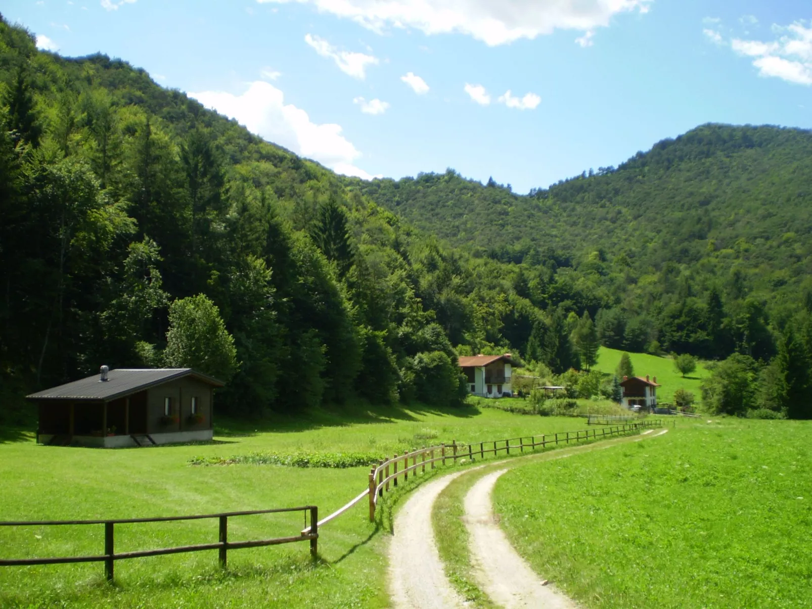 Wohnung mit Pool in der Nähe des Sees-Buiten