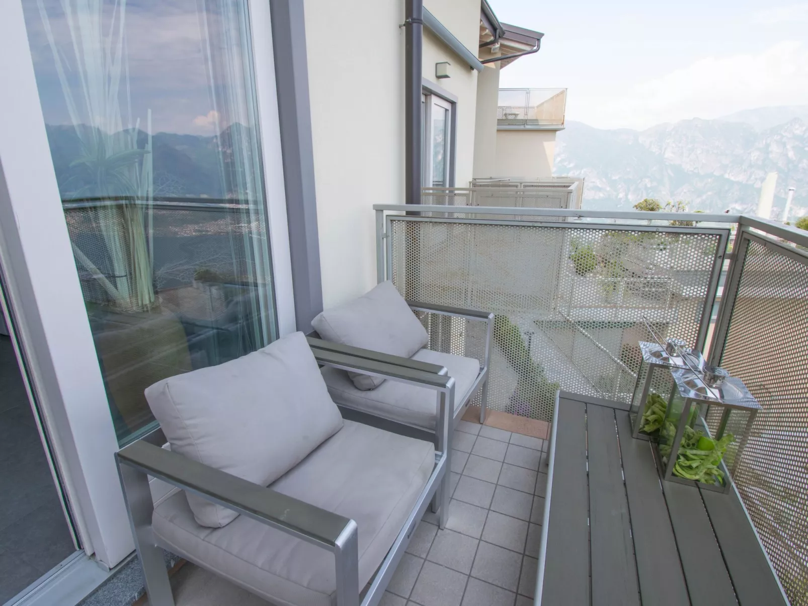 Terrazza a Lago - Dreizimmerwohnung mit Terrasse und Schwimmbad-Buiten