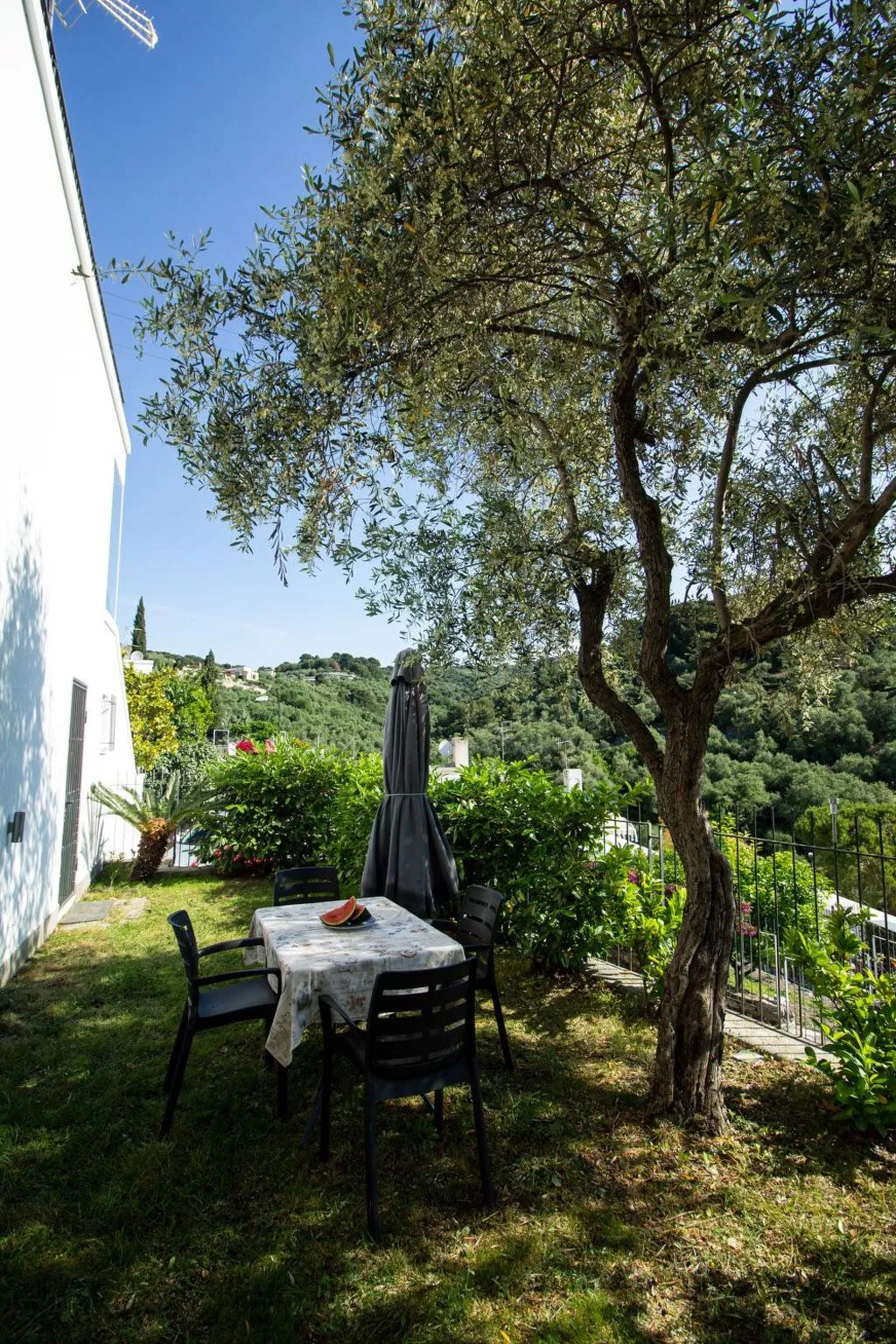 Komfortable Ferienwohnung in Cervo mit Garten-Buiten