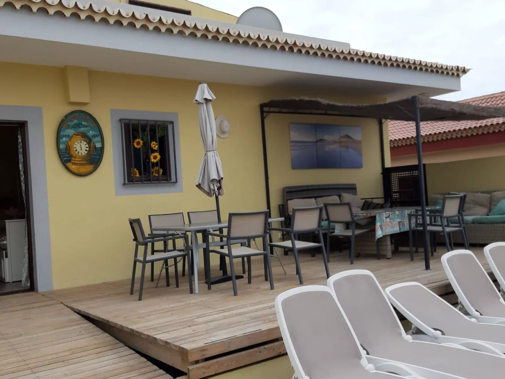 Geräumiges Haus mit exklusivem Schwimmbad und Solarium.-Image-tags.info