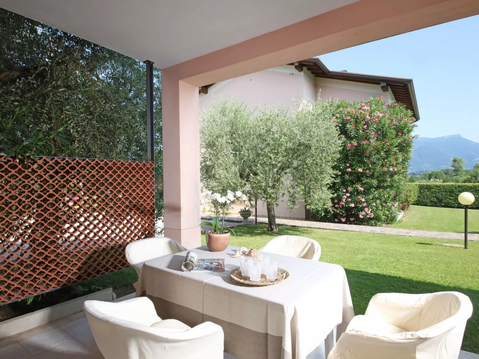 Wohnung mit Privatparkplatz und Aussicht-Image-tags.info