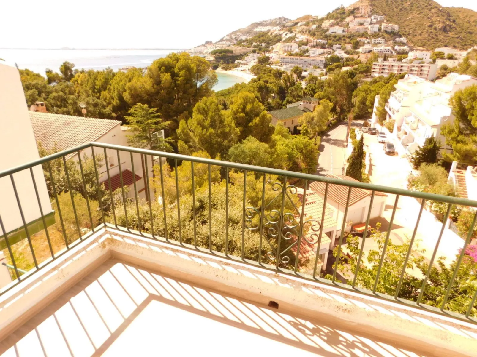 Renoviertes Ferienhaus in Roses mit Terrasse-Image-tags.info