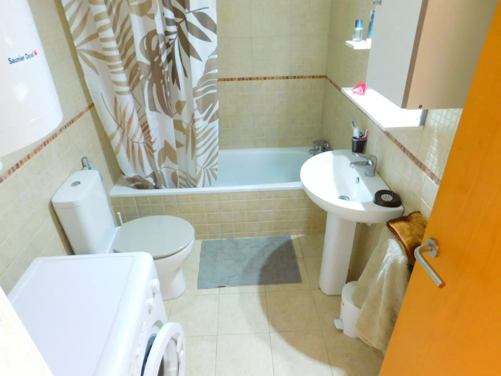 Wohnung mit privatem Parkplatz und Gemeinschaftspool-Image-tags.info