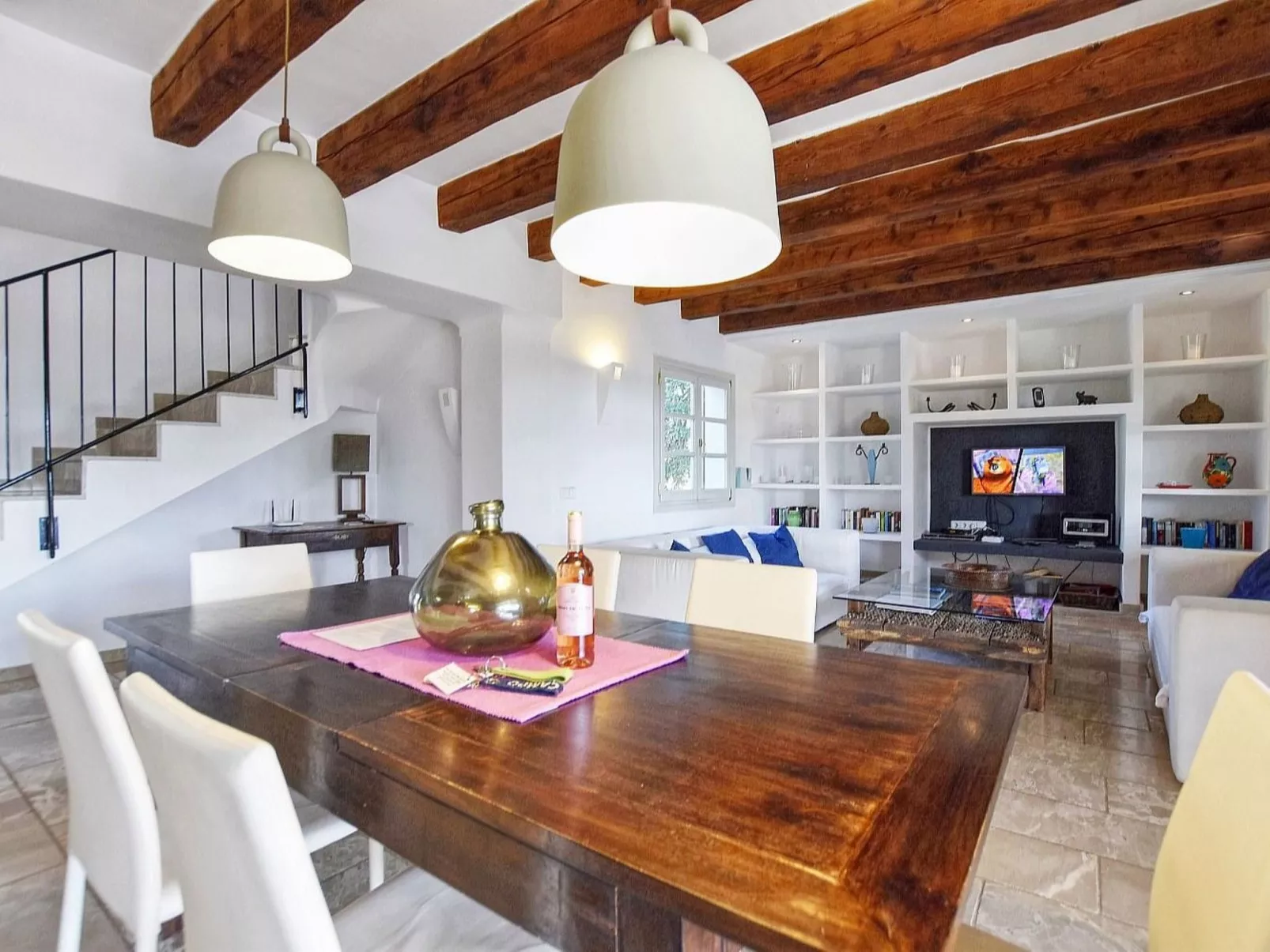 Ibizenkisches Haus mit Pool und Beachvolley-Blick-Image-tags.info