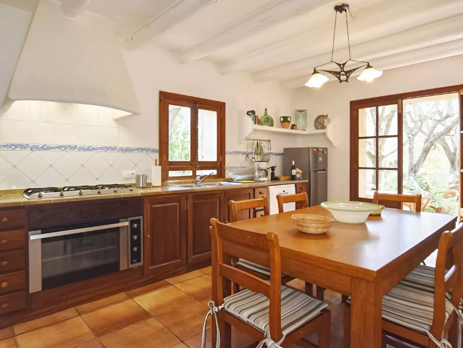 Finca mit Ruhe und Infinity-Pool-Image-tags.info