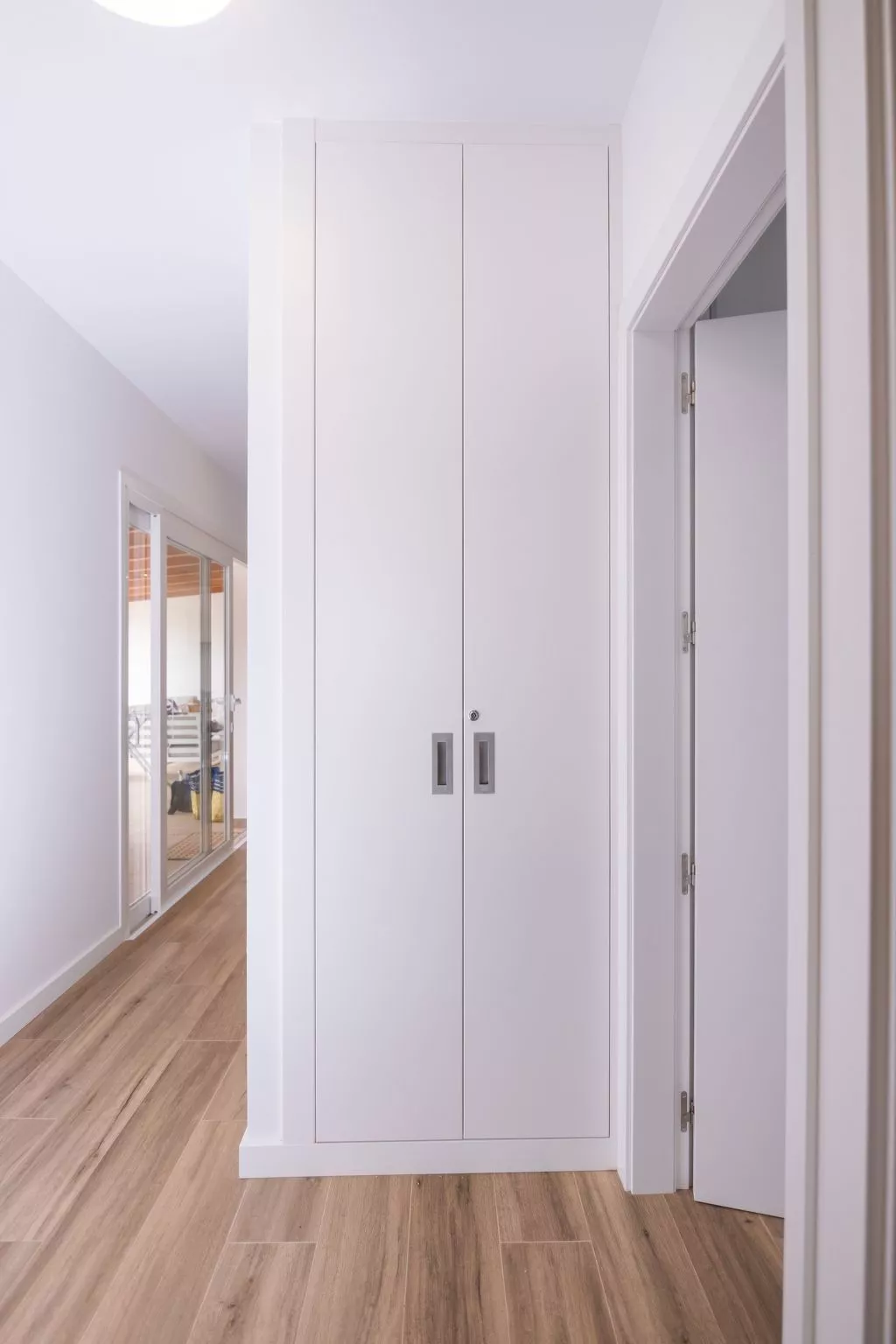 Modernes und helles Ferienhaus direkt am Meer, mit zwei großen Terrassen, Garte-Binnen