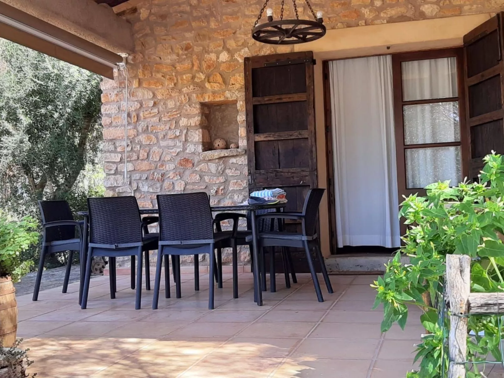 Finca Casa Alba - großer Außenbereich für Kinder-Buiten