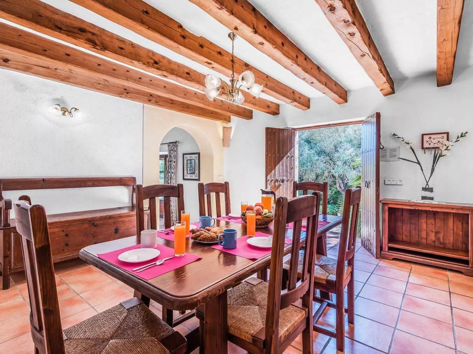 Finca Tomas, Cala Sant Vicenç-Binnen