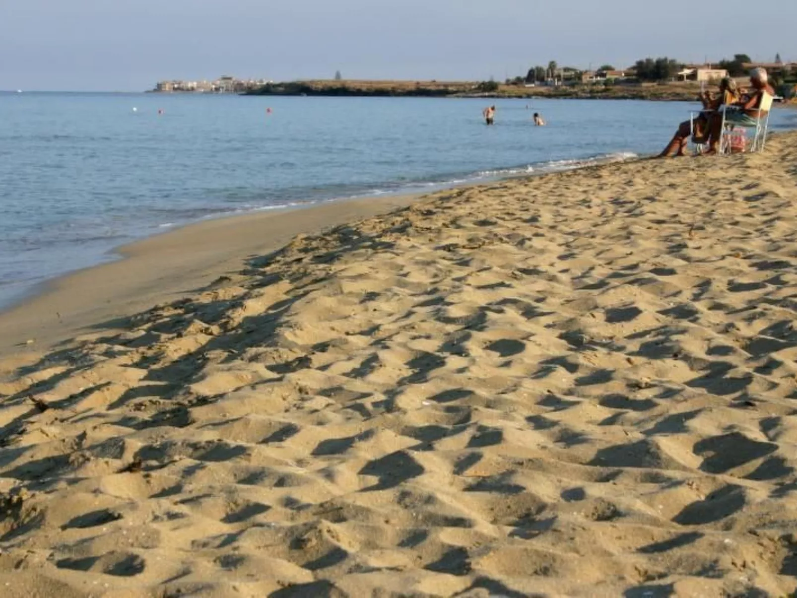 Ebenerdig auch für Rollstuhlfahrer geeignet mit Terrasse und Parkplatz-Image-tags.info