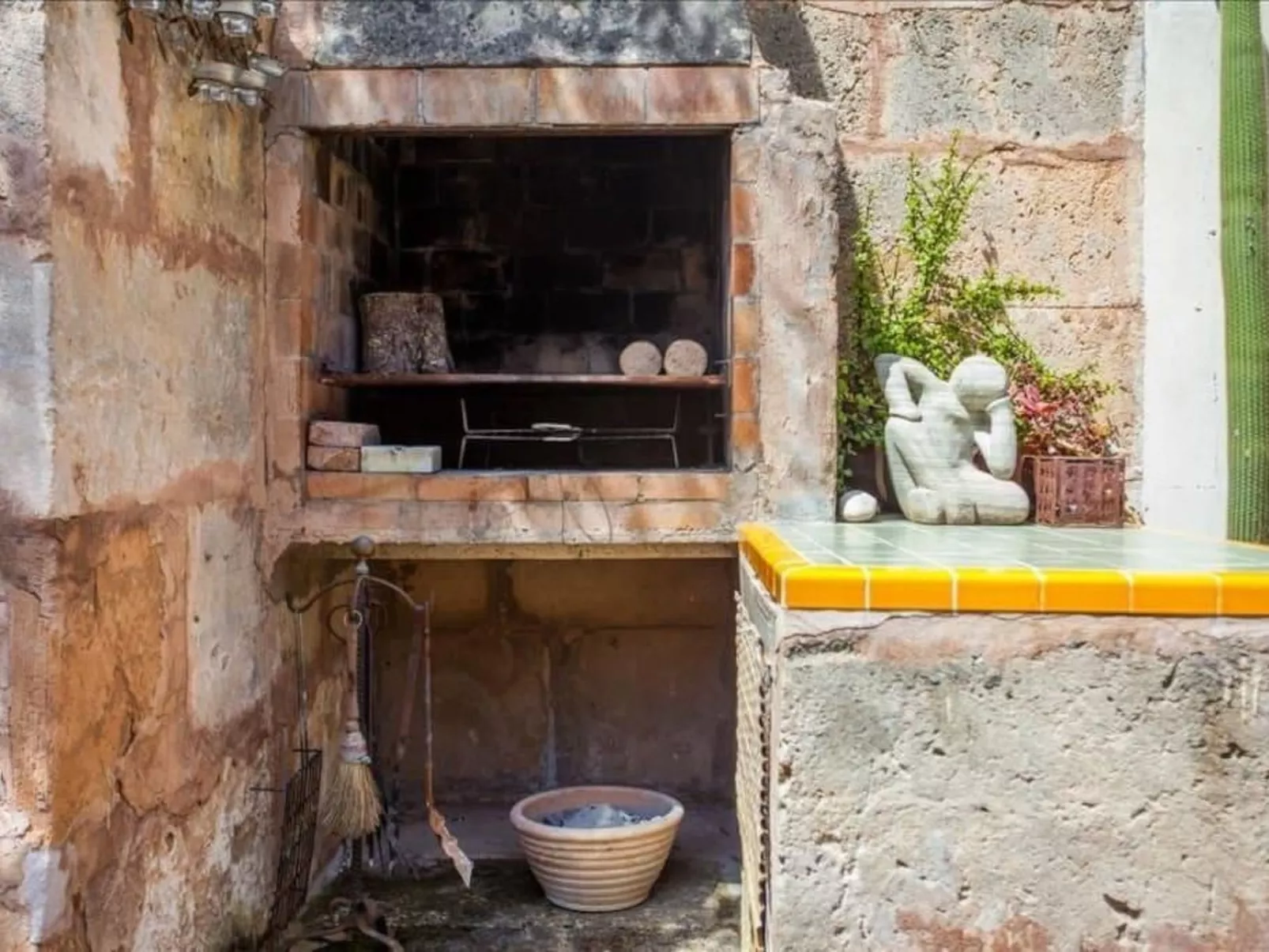 Casa Concha, Salines-Buiten