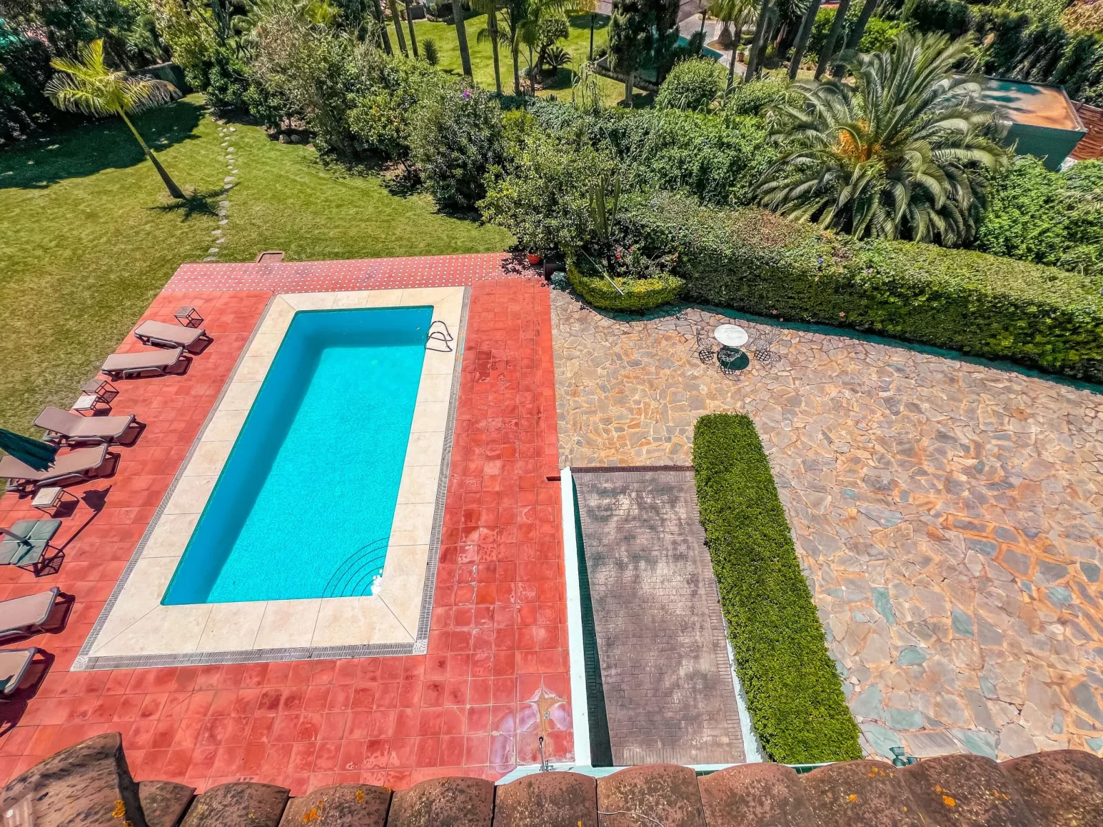 Villa für 12 Pers. mit Grill und privatem Schwimmbad-Buiten