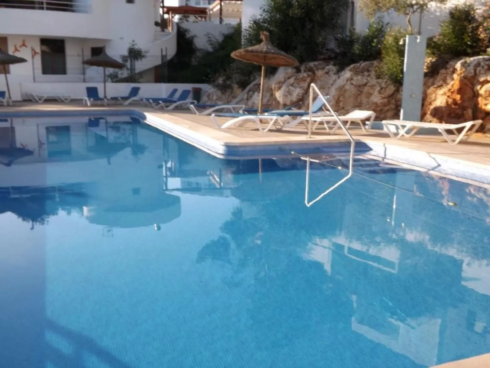 Bungalow con piscina-Buiten