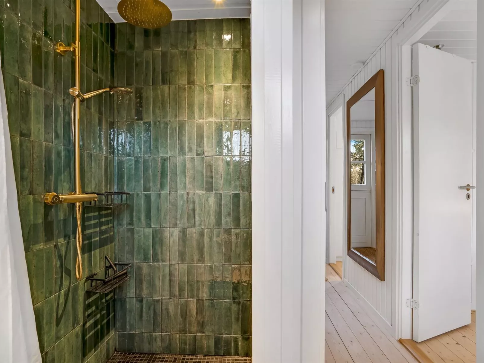 "Dreng" -  from the sea-Binnen