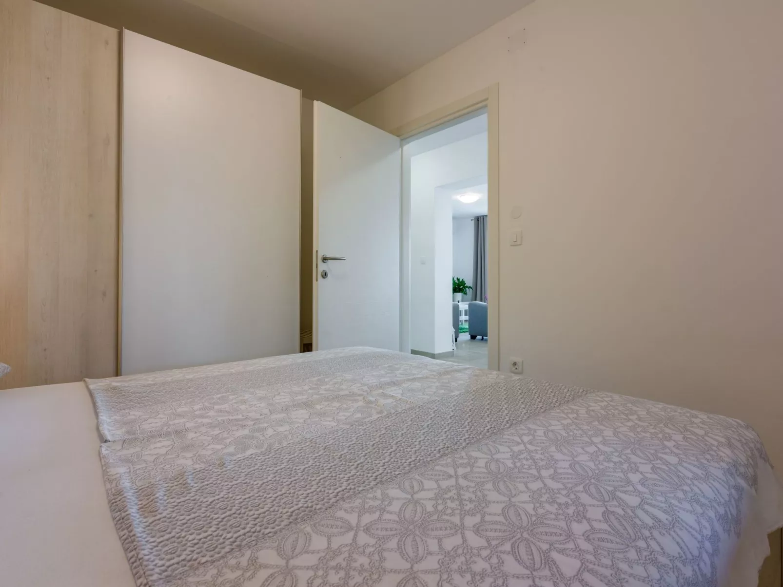 Wohnung im Erdgeschoss mit Terrasse-Binnen