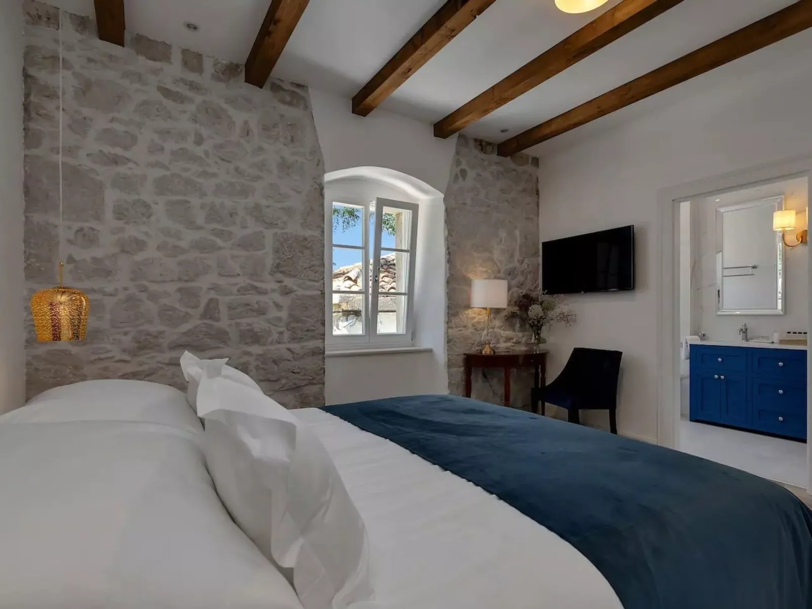 Villa Montes - Image-tags.info