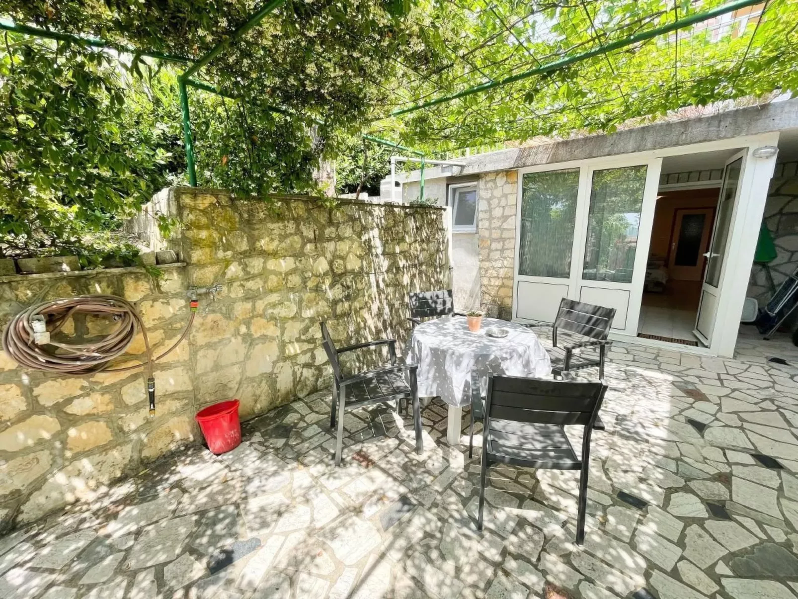 In Crikvenica mit Terrasse-Buiten