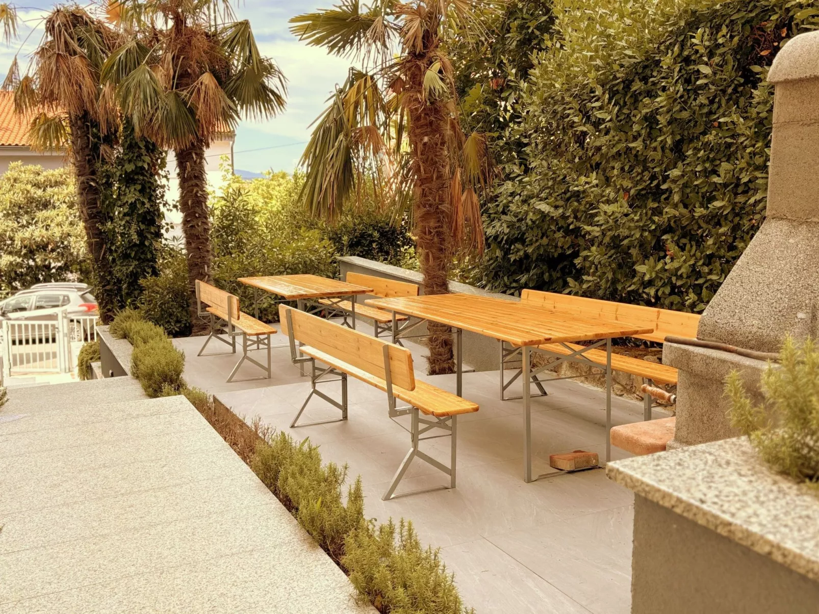 Moderne Wohnung in Crikvenica mit schöner Terrasse-Buiten