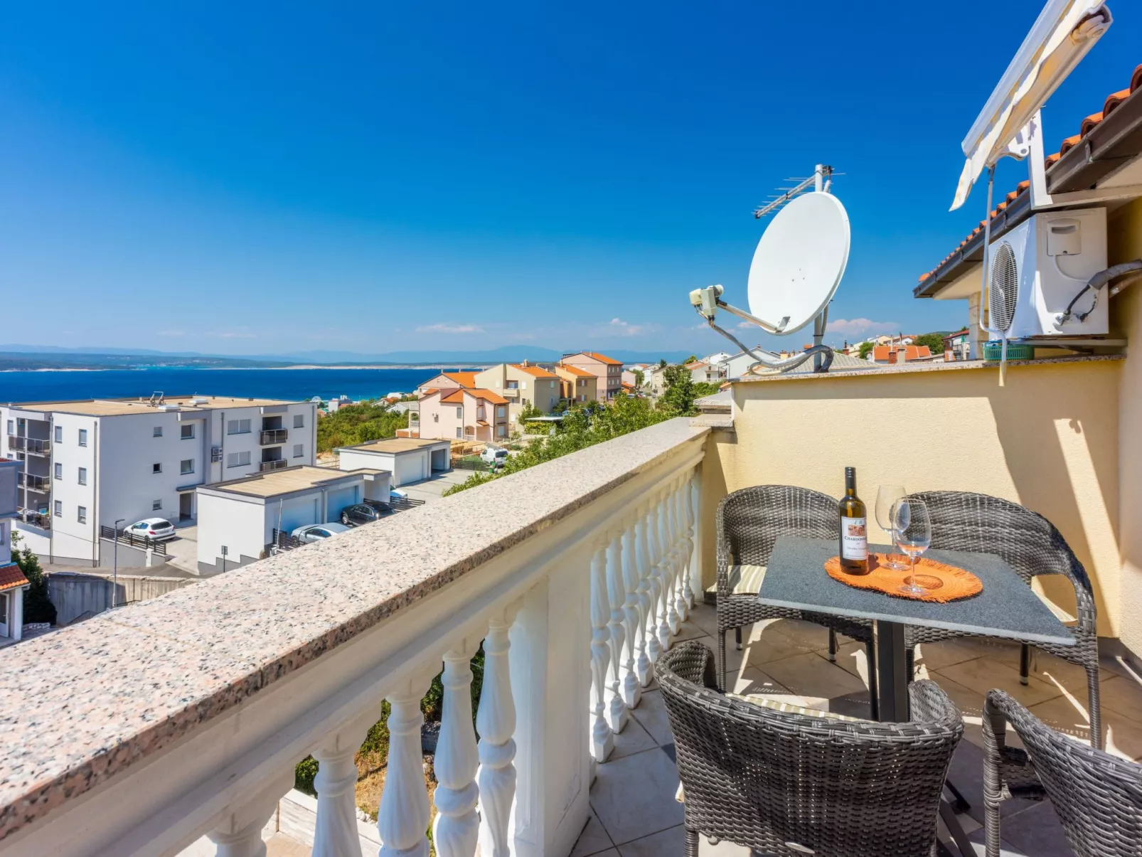 Studio-Apartment mit Meerblick - Buiten