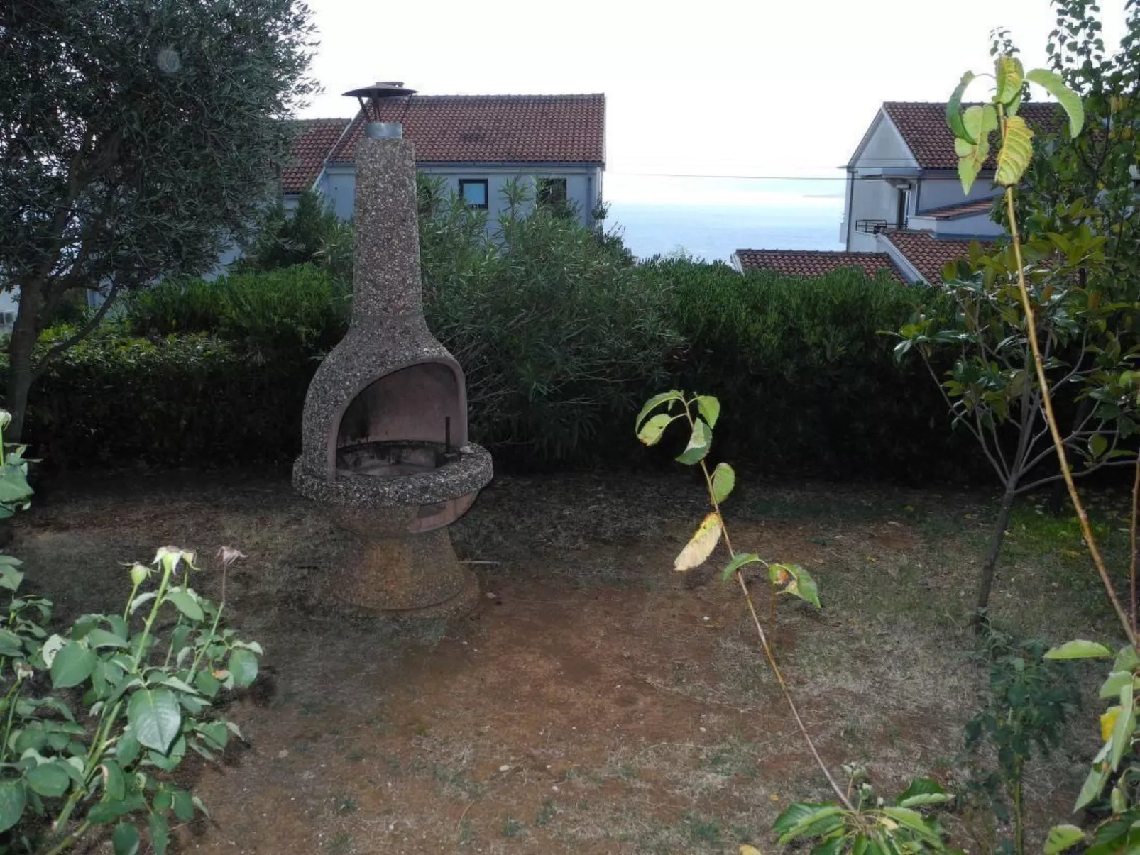 Appartement mit Balkon und Meerblick-Buiten