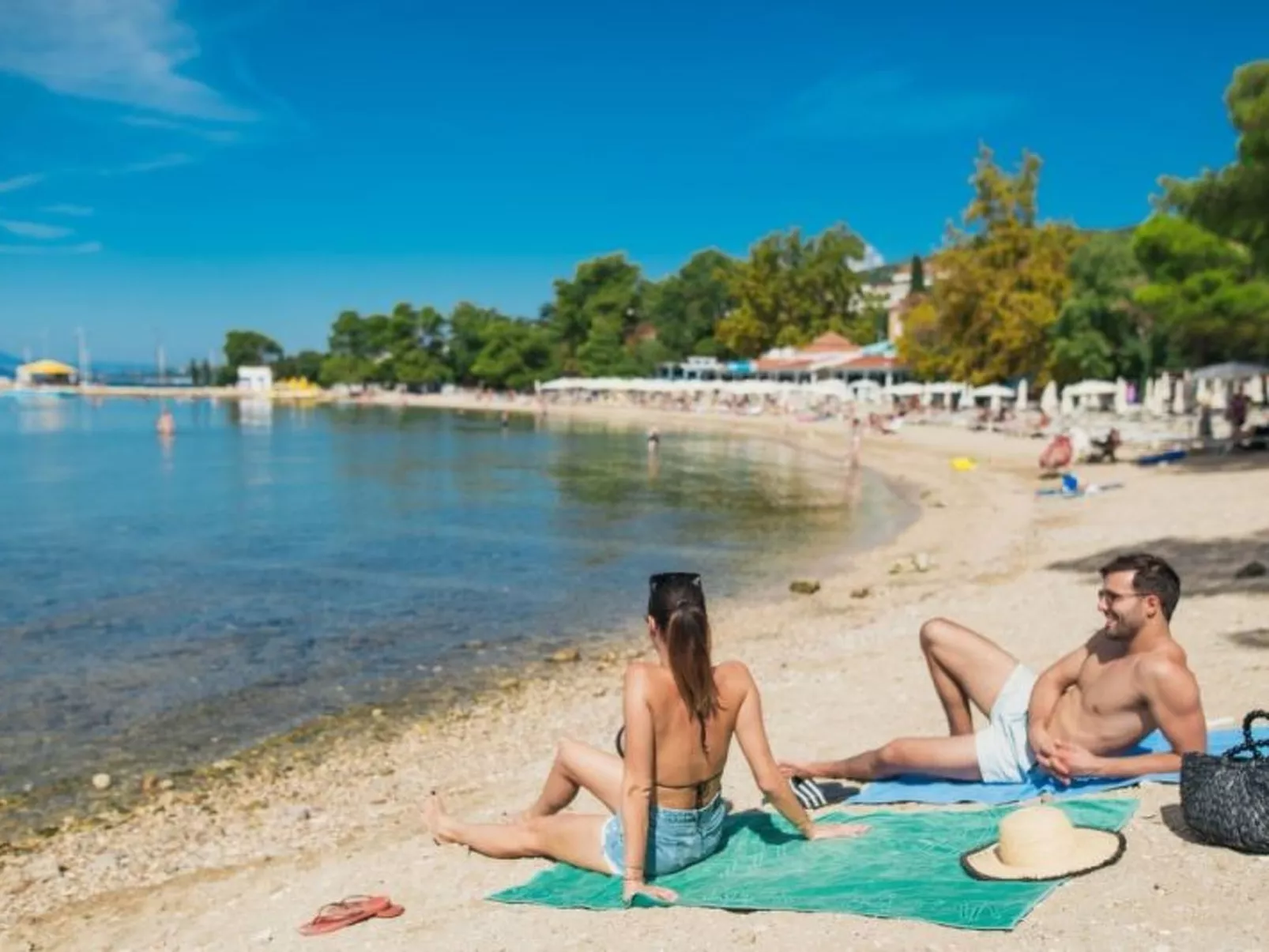 Modernes Apartment in Crikvenica mit Gemeinschaftspool-Buiten