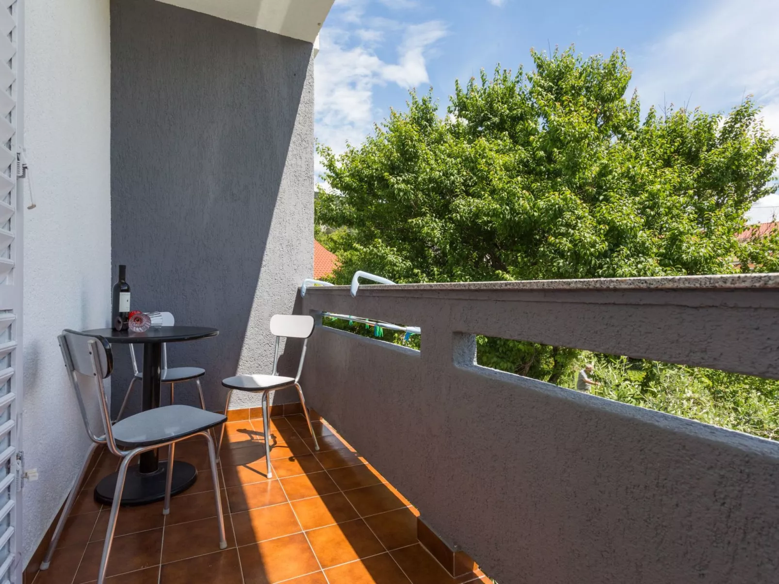 Charmantes Appartement in Baška mit Eigenem Balkon-Buiten