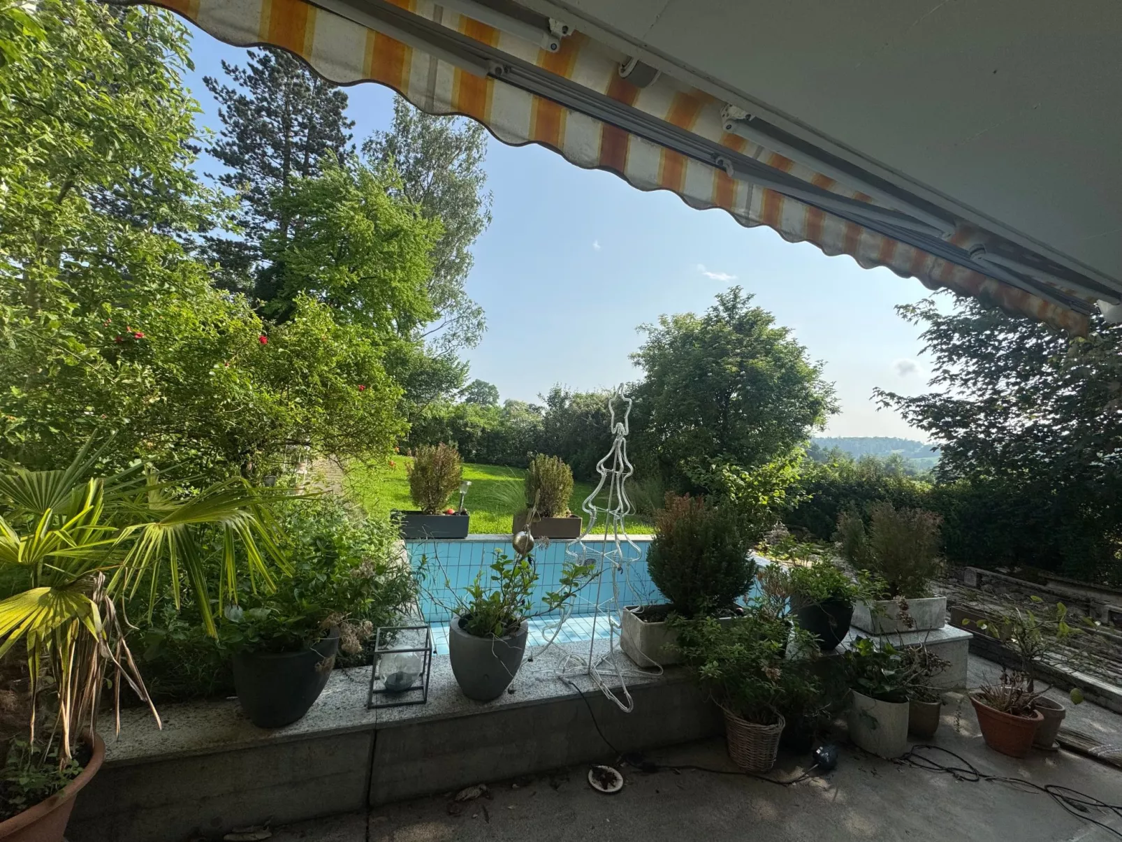 Silent Escape-Image-tags.info