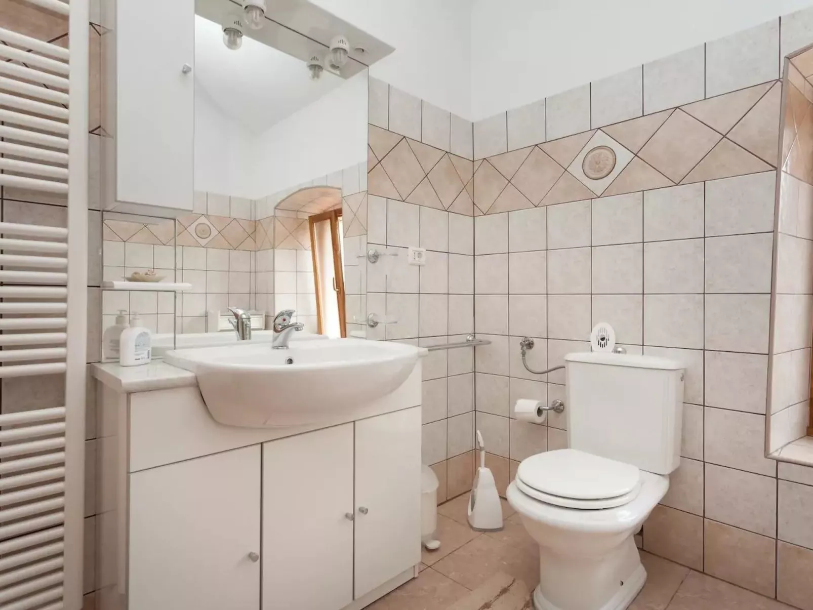 Joan Haus-Image-tags.info