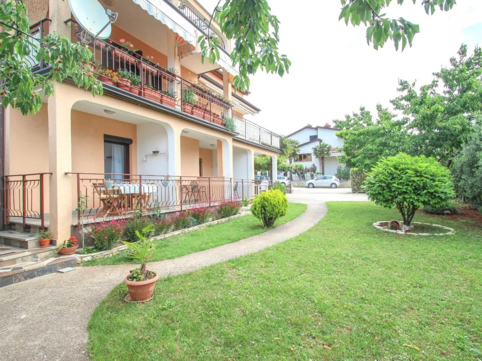 Wohnung "Maria 2" mit Terrasse-Buiten