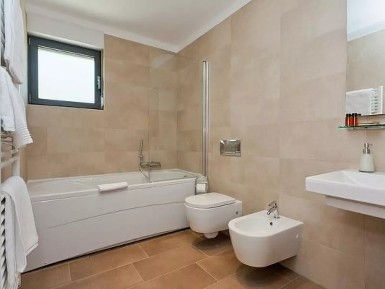 Designvilla mit Dachterrasse und Panoramablick-Binnen