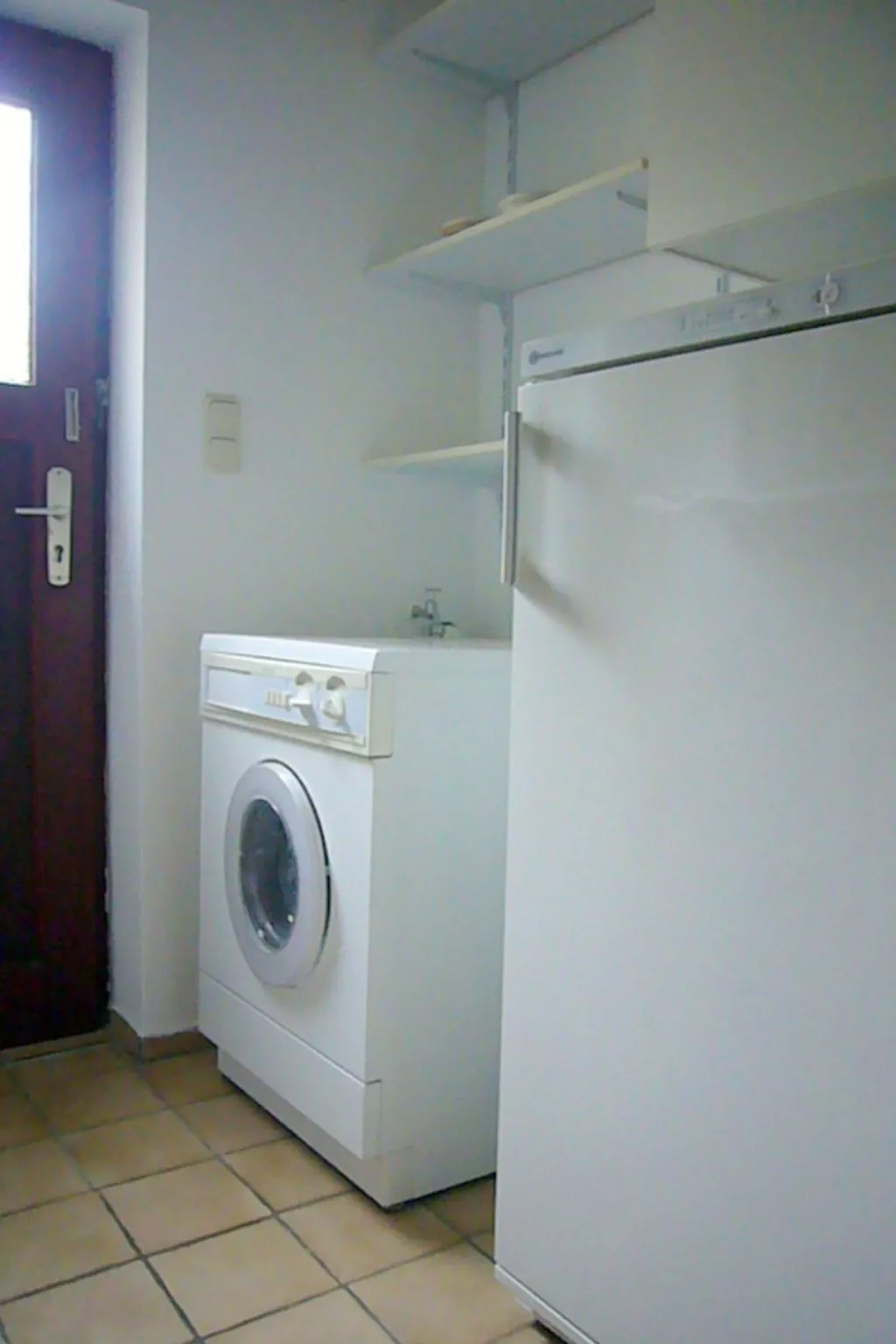 Zentrale Ferienwohnung mit Terrasse - Binnen