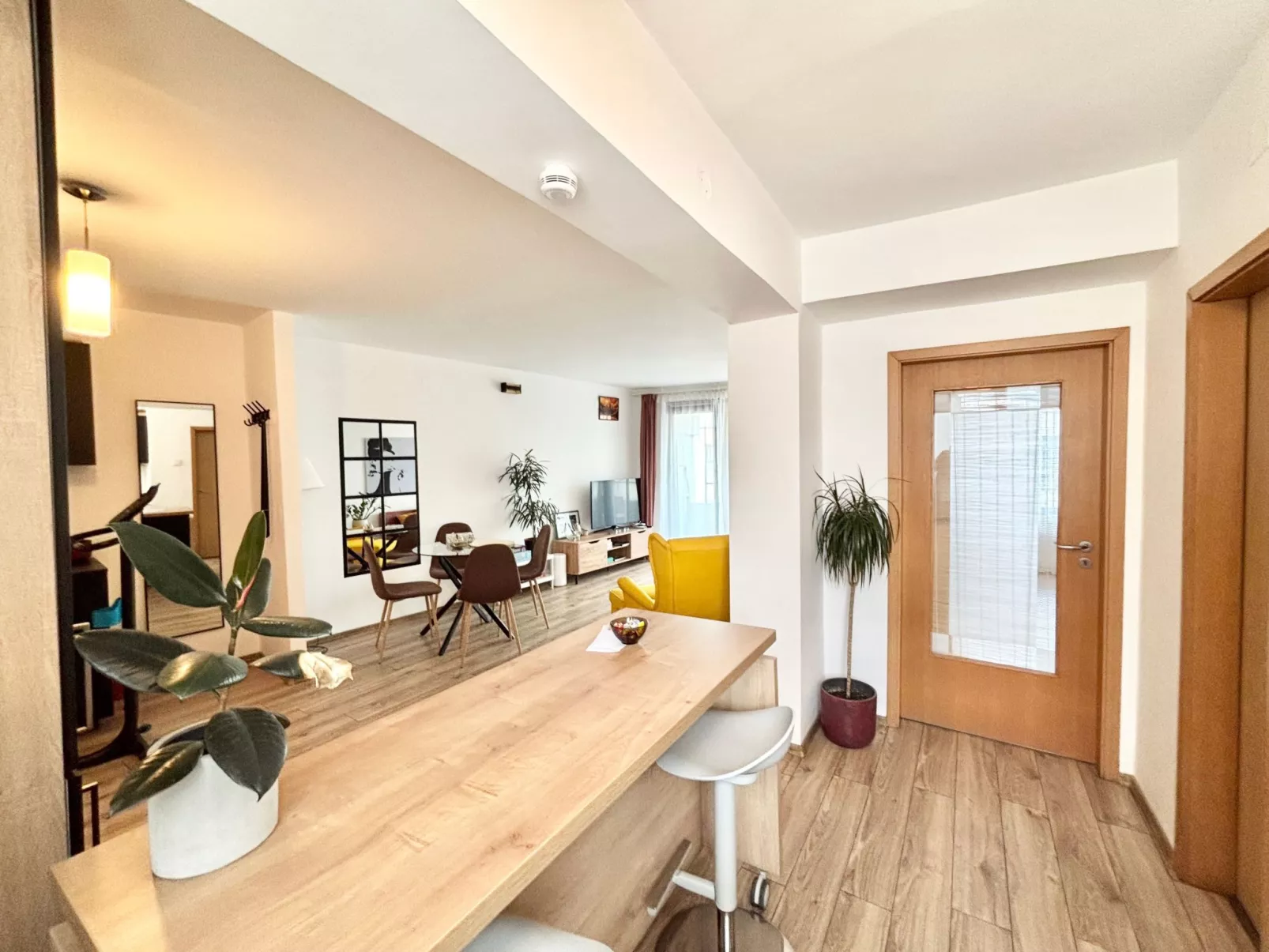 Opera Sunrise zentrale moderne Balkonwohnung-Binnen