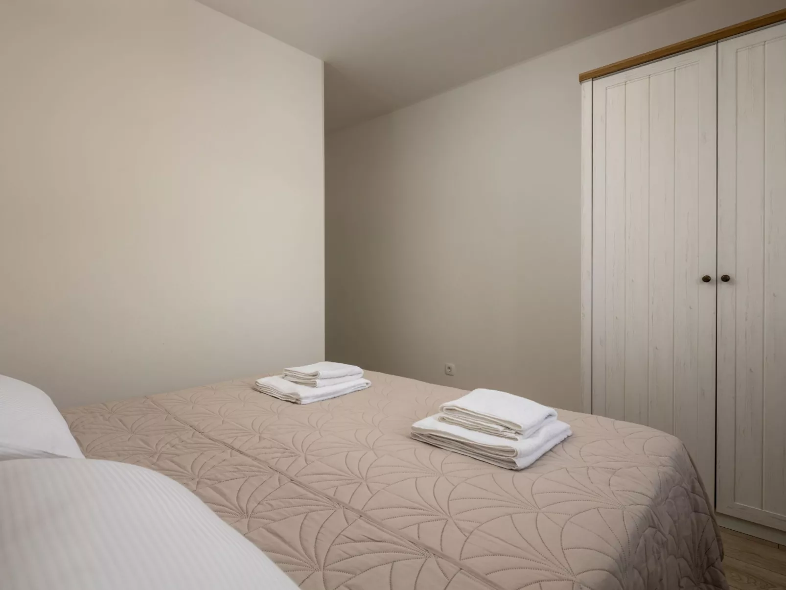 Villa Big Garden für 7 Personen und 1 Kind-Binnen