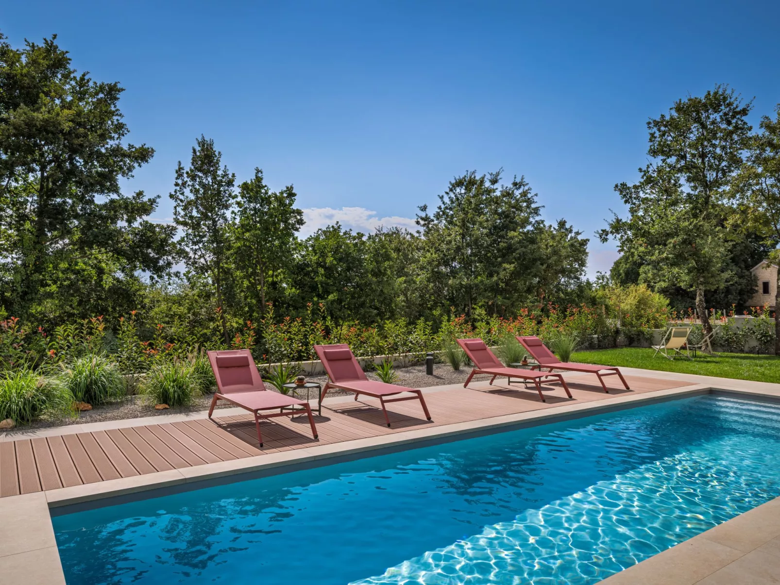 Design Villa Nux für 5 Personen mit beheiztem Pool-Buiten