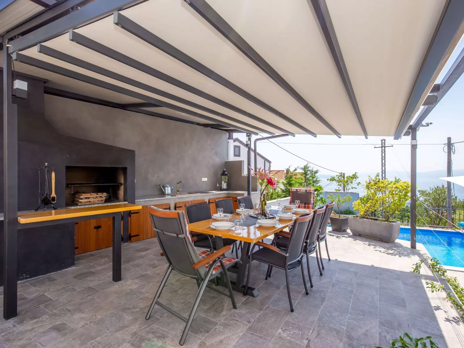 Villa LETICIJA - Luxusvilla mit beheiztem Pool, Sauna, Fitness & Grillplatz in-Buiten