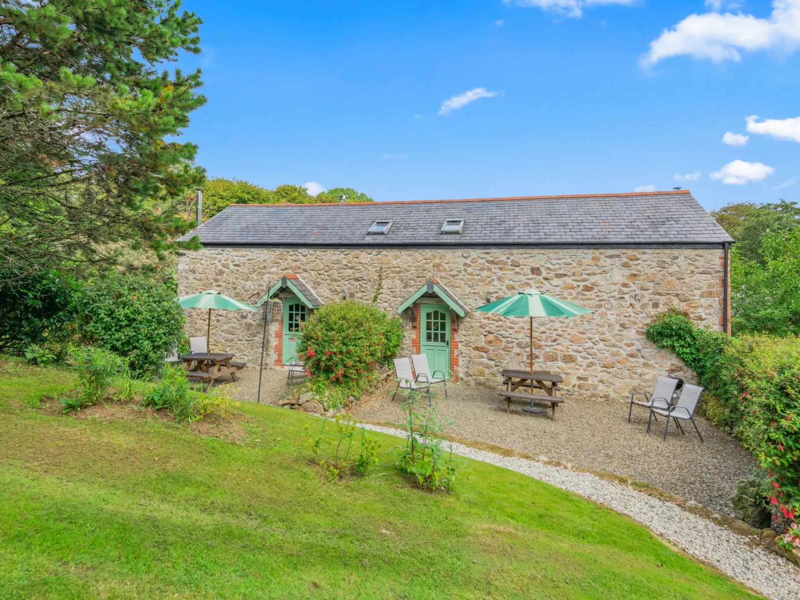 Idyllisches Landhaus mit wunderschönem Garten-Buiten