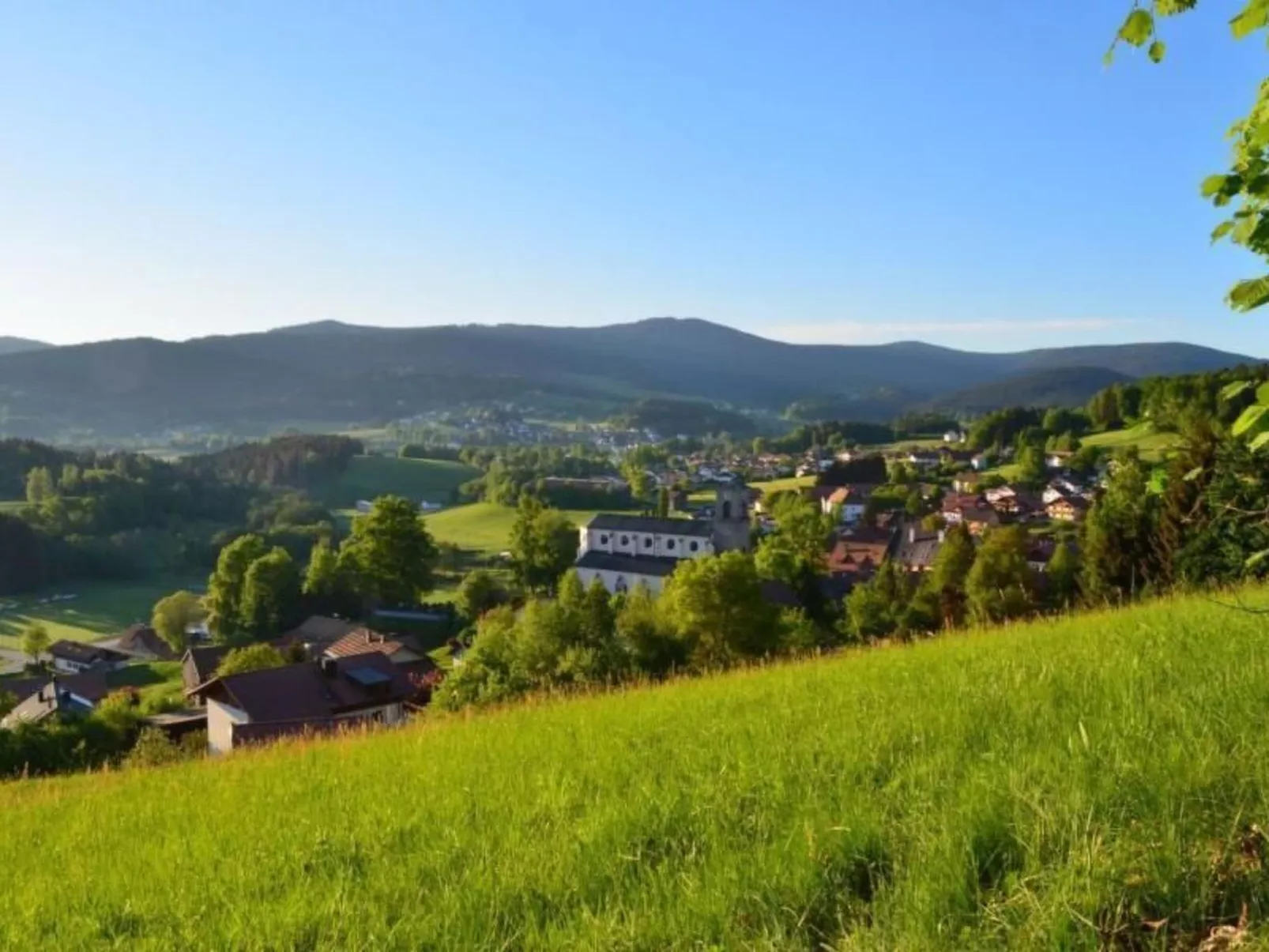 Gemütliche Ferienwohnung in Weiherhäuser mit Garten und Terrasse-Buiten
