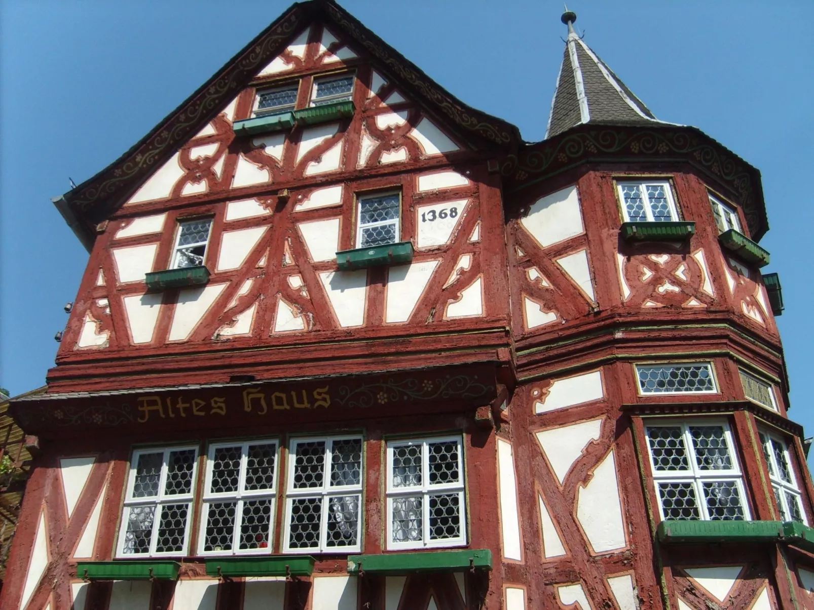 Mit Balkon und Rheinblick-Image-tags.info