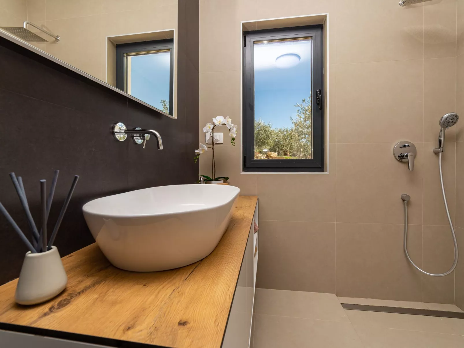 Haus für 9 Personen und 1 Kind in Kastel Luksic-Binnen