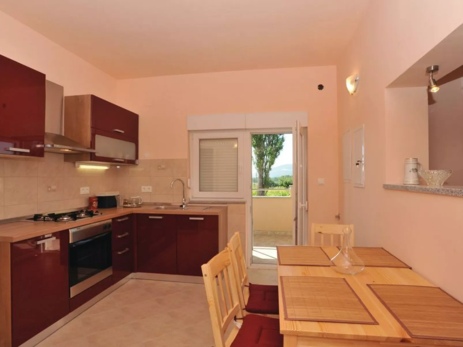 Villa "Sonnenblume" mit eigenem Garten und Grill-Binnen