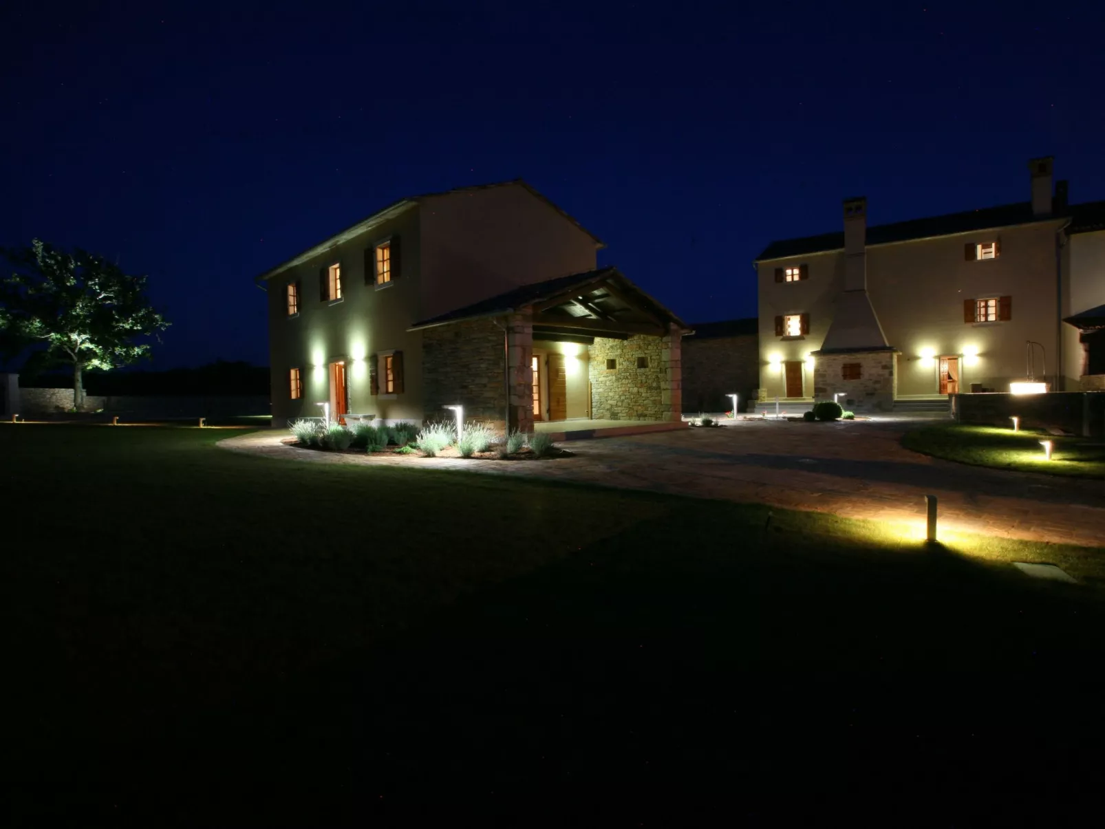 Villa Poropati, Groznjan, Istrien-Luxus Landgut mit 7 Schlafzimmern für bis zu-Buiten