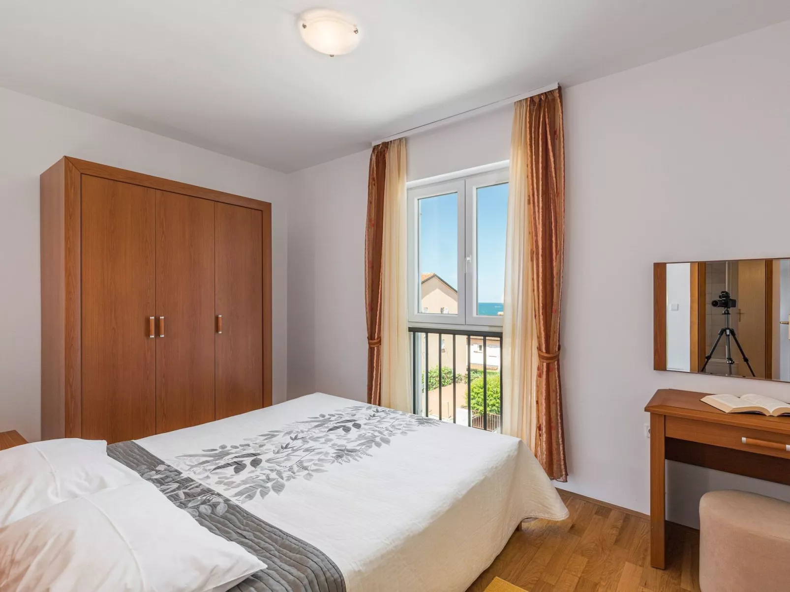 Strandnahe Ferienwohnung mit großem Garten-Binnen