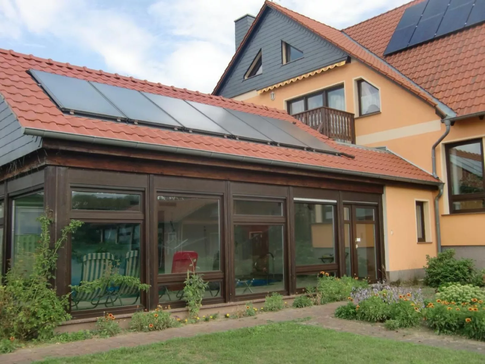 Nette Wohnung mit Garten, Grill und Pool-Buiten