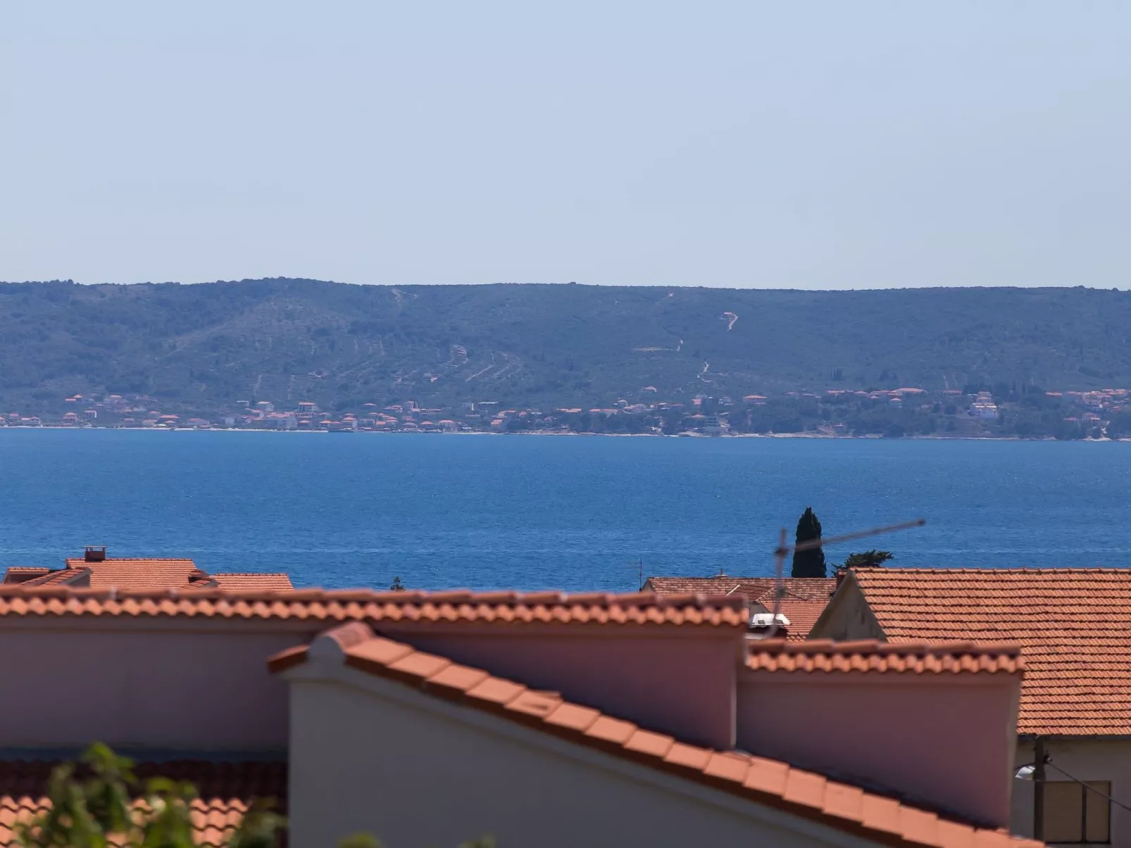 Moderne Meerblick ap.1 mit Pool und Terrasse bbq in der Nähe von Split Trogir-Buiten