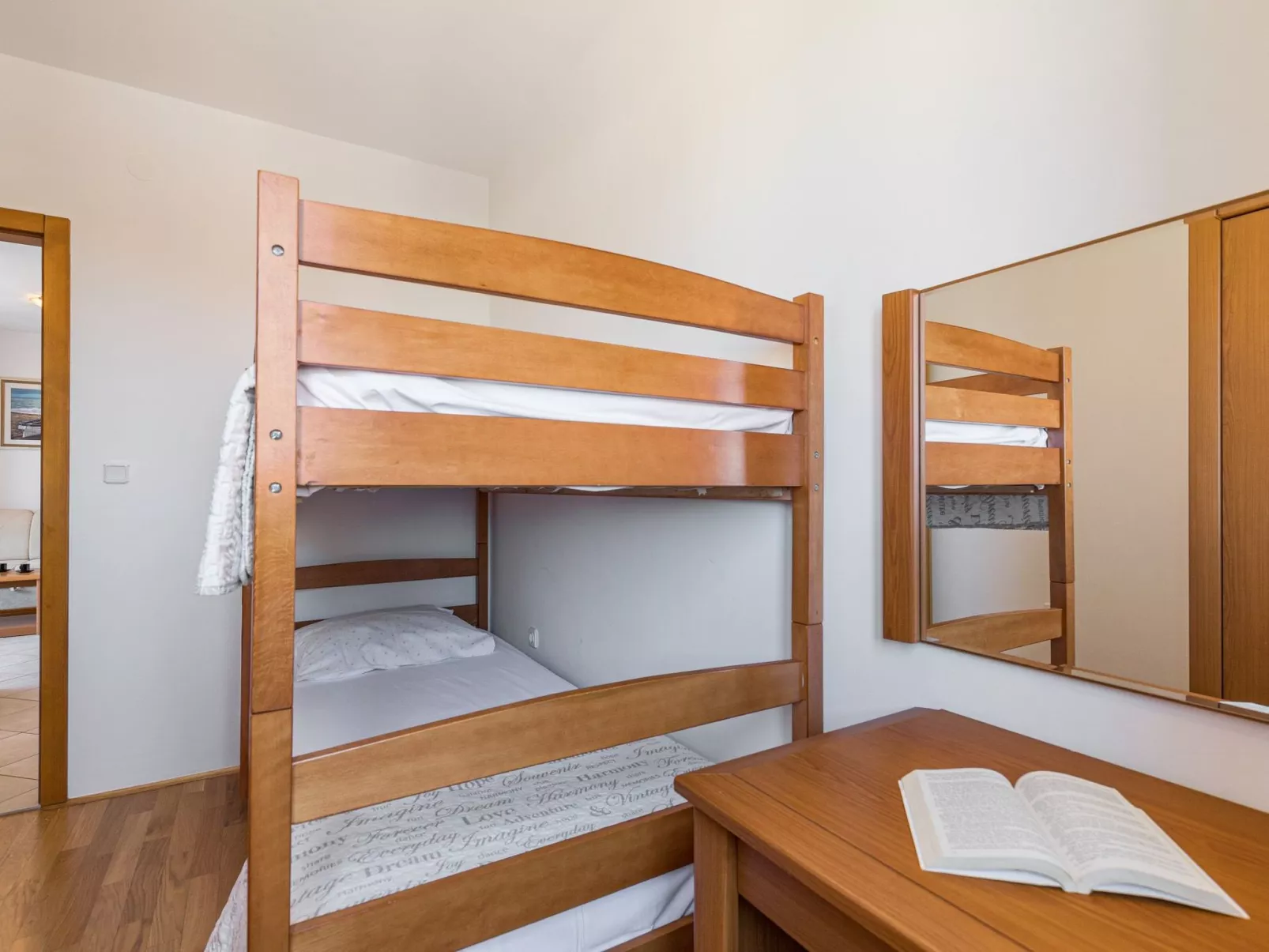 Pinta mit großem Garten-Binnen