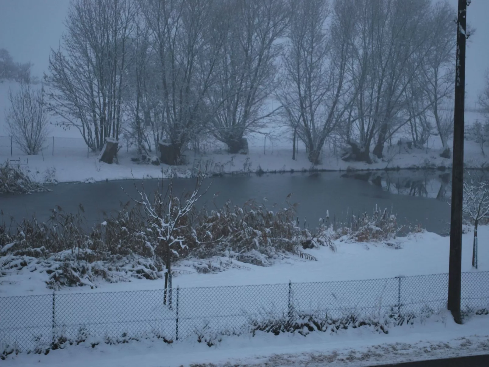 Blockhaus mit eigenem See-Image-tags.info